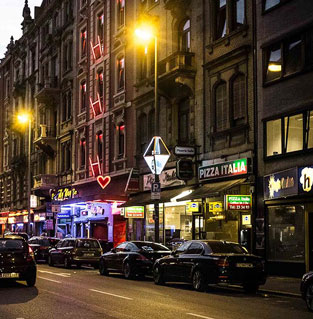 Zur Beschreibung von The Real Taunusstraße